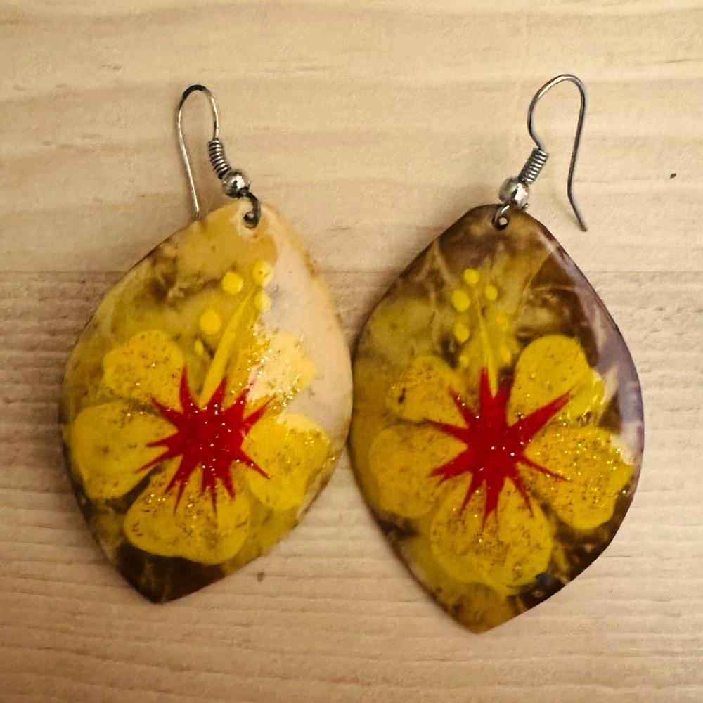 Beautiful island earrings